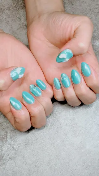 ネイル haleyume所属・shino🌟 痛ネイルのネイルデザイン