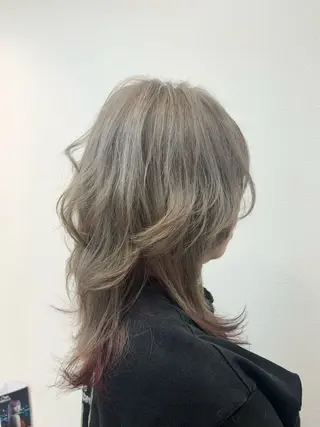 ミディアム カラー Maya🦋 ハイトーン特化のヘアスタイル