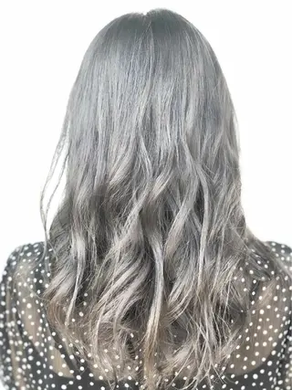 セミロング uti所属・菊池 幹のヘアスタイル