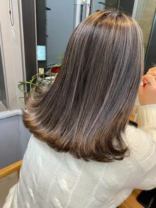 セミロング カラー 🌼ハイライト透明感 🌼maiのヘアスタイル