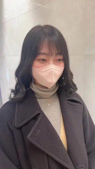 セミロング カラー カミノア所属・12月予約解放しまし たイルミナ公認荒井のヘアスタイル