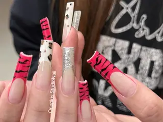 ネイル One plus StudioNailのネイルデザイン