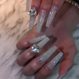 ネイル RUNWAY 　　の眉毛・アイブロウイメージ