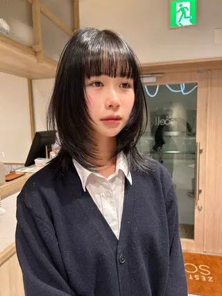 セミロング カラー ヘアアレンジ トレンドlayer cut💐mihoのヘアスタイル