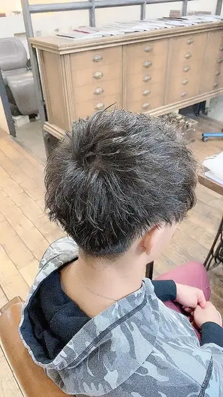 ショート パーマ メンズ 國分 伸也のヘアスタイル