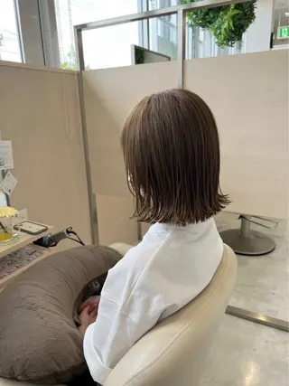 ミディアム 齋藤 美悠のヘアスタイル