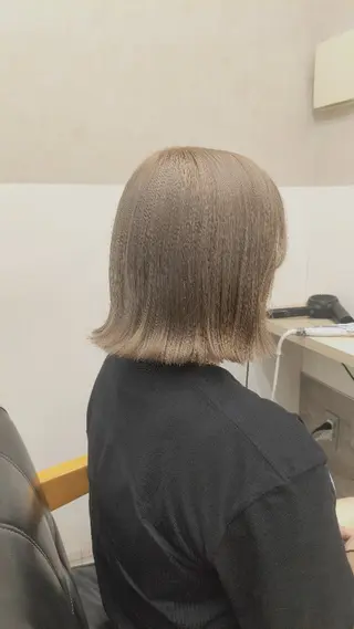 カラー ミディアム たつや/ハイトーン/ バレイヤージュのヘアスタイル