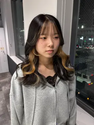 ミディアム カラー 穐田 航のヘアスタイル