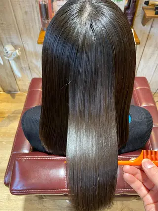 セミロング ICON所属・艶美髪マスター 店長✂︎YUKKEのヘアスタイル