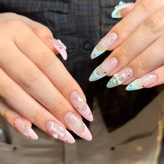 ネイル Chiharu 💫のネイルデザイン