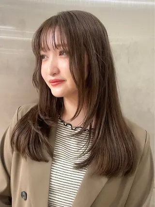 セミロング カラー 匂坂 美優のヘアスタイル