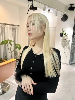 ロング カラー FRAME+spa&hair roomなんば駅前店所属・🌸MAYU🌸 ハイトーン➕レイヤーのヘアスタイル