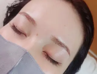 メンズ アイブロウ NAZ eyelash&eyebrow by medical salon所属・NAZ 表参道 Tomokoのマツエク・マツパデザイン