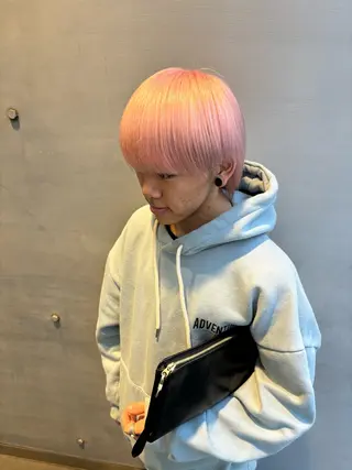 ショート 耳つぼS認定講師 ×ハイトーンカラーのヘアスタイル