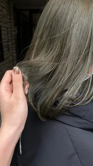 ミディアム カラー MAKI渋谷 【カットモデル募集】のヘアスタイル