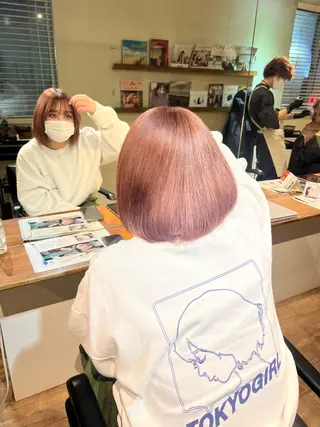 ミディアム Lisa🪄似合わせ ／デザインカラーのヘアスタイル