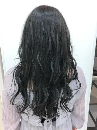 ロング カラー 渕向 克海のヘアスタイル