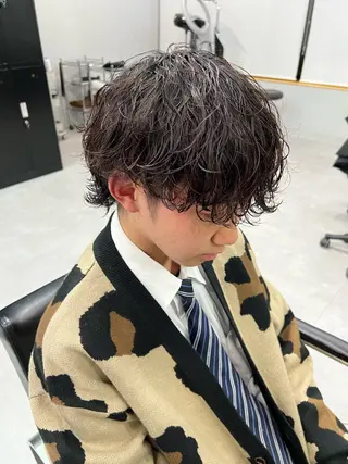 パーマ メンズ 金子勇希🔥パーマ 比率90%以上🔥のヘアスタイル