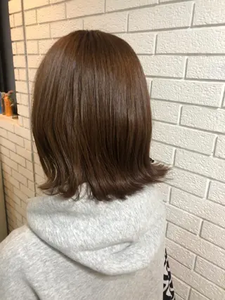 ミディアム 艶カラー🩵💛 NANAのヘアスタイル