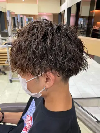 パーマ メンズ ウルフ/センタ- パート【ナナミ】のヘアスタイル