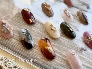 ネイル 【尾下】 ロイヤル•セラピストのネイルデザイン