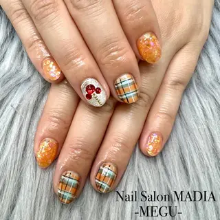 ネイル MADIA藤沢所属・MADIA MEGUのネイルデザイン