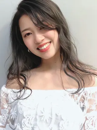 ロング カラー 能登谷 きよのヘアスタイル