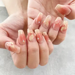 ネイル ゴテゴテ💙ワンホン リオナのネイルデザイン