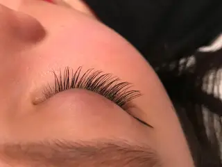 マツエク・マツパ Neale. yumiのヘアスタイル