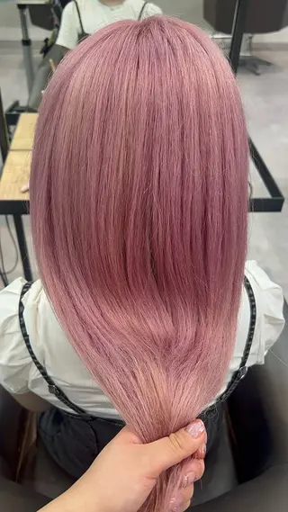 ロング カラー ハイトーン 永田翔華のヘアスタイル