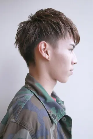 ショート カラー メンズ 菊池 貢平のヘアスタイル