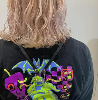 ミディアム カラー ヨシナガマユ🦕 髪質改善艶カラーのヘアスタイル