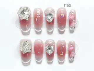 ネイル Queenie 🦋のネイルデザイン