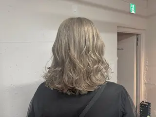 ミディアム カラー 🩵似合わせカット SEIRA🩵のヘアスタイル