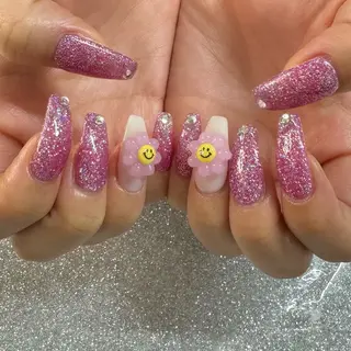 ネイル VIERU 🌈🎀💖のネイルデザイン