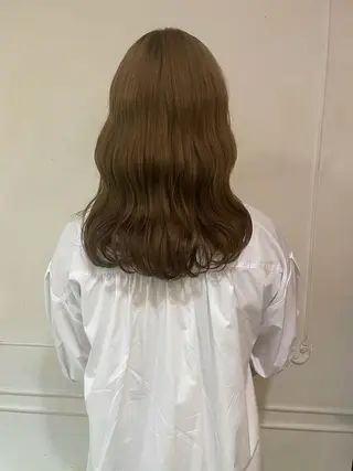 セミロング カラー アオキ リノのヘアスタイル