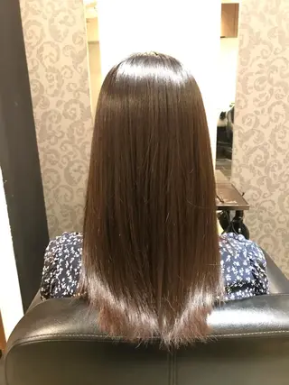 セミロング 縮毛矯正専門店店長 佐々木動画モデル募集のヘアスタイル