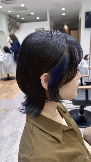 ショート 🍑ブリーチなし ダブルカラーuRiのヘアスタイル