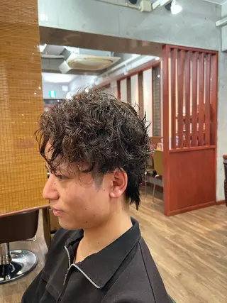 ショート パーマ メンズ 艶髪/シルク/縮毛 テライケイショウのヘアスタイル