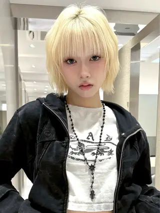 ミディアム カラー TATSU ミルクティーベージュのヘアスタイル