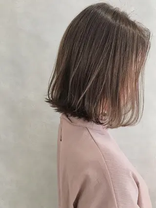 ミディアム カラー _WHITE 難波本店のヘアスタイル