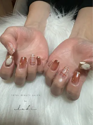 ネイル bylaki🌈 RENAのネイルデザイン