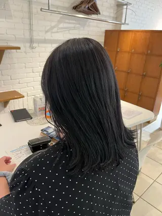 ミディアム カラー vancouncil春日井所属・山岡 春のヘアスタイル