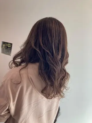 ロング 松村 由莉香のヘアスタイル