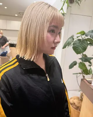 ミディアム 💛🤍U too e’s 鎌倉🧸のヘアスタイル