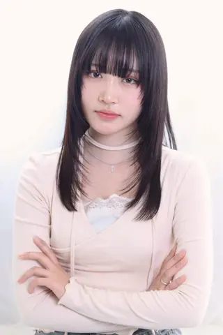 セミロング 小磯 維織のヘアスタイル
