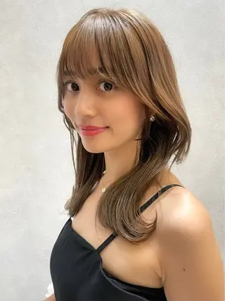 ミディアム カラー ヘアアレンジ fumika🎀 韓国ヘア×ベージュのヘアスタイル
