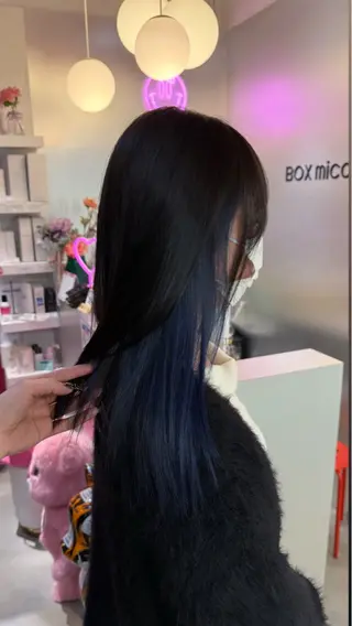 ロング カラー Boxmico. / カカズ コトネのヘアスタイル