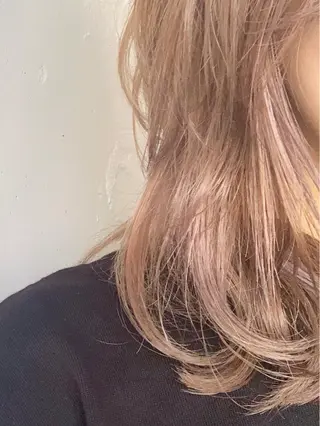 ミディアム カラー raika .のヘアスタイル