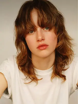 ミディアム 古沢 新のヘアスタイル